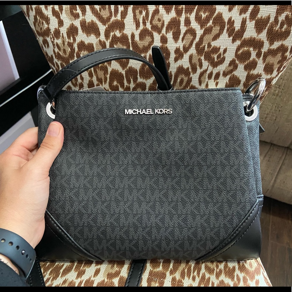 Micheal Kors Crossbody